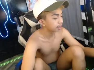 Chaturbate Live Sex Cam of itsyourcummerboy_xx