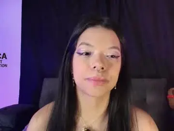Chaturbate Free Porn Cam of yungelitamor_