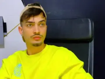 Chaturbate Best live sex cam show of brandontatex