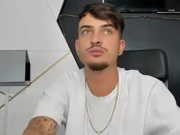 Chaturbate Sex Cam of brandontatex