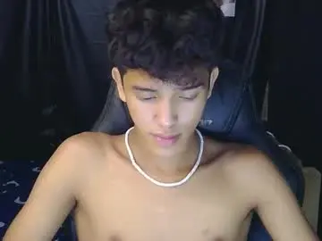 Chaturbate Live Sex Cam of ken_bigcockxx