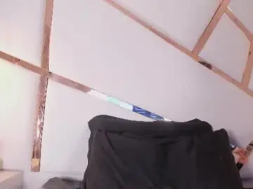 Chaturbate Adult Video Chat of emilia_carrintong_