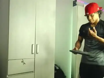 Chaturbate Live Sex Cam of marcelo_dosantos77