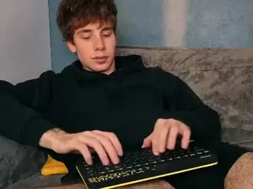 Chaturbate Adult Video Chat of cute_brian