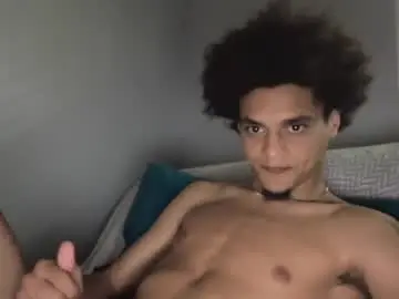 Chaturbate Free Live Porn of lightskinwithgirth