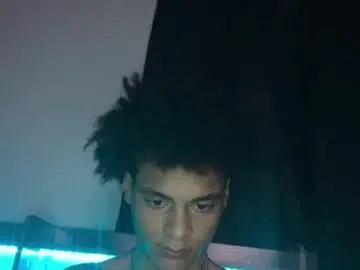 Chaturbate Adult Video Chat of lightskinwithgirth
