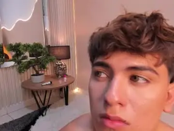 Chaturbate Live Sex Cam of thristan_leones