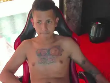 Chaturbate Watch Live Sex Cams of g_lincoln