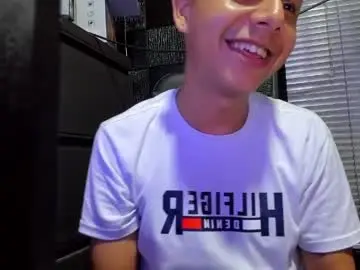 Chaturbate Live Sex of g_lincoln