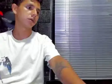 Chaturbate Watch Live Sex Cams of g_lincoln