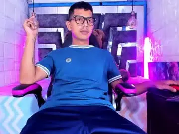 Chaturbate Live Sex of g_lincoln