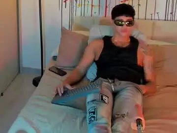 Chaturbate Live Porn of damian_queen