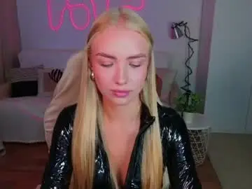 Chaturbate Live Sex Cam of vivian_sky