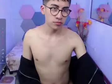 Chaturbate Live Sex Cam of andy_norton