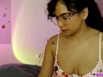 Chaturbate Live Sex Cam of cinnamon_rosa