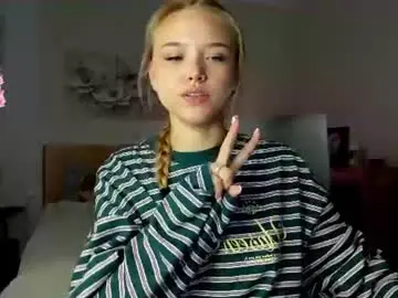 Chaturbate Live Sex Cam of flooora_0