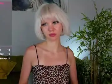 Chaturbate Live Sex Cam of monro_doll