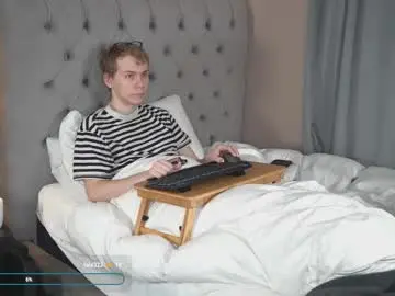 Chaturbate Live Sex Cam of scottish_twink01