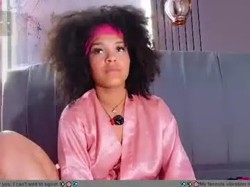 Chaturbate Watch Live Sex Cams of serena_sex31