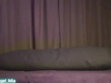 Chaturbate Live Sex Cam of angels_kiss