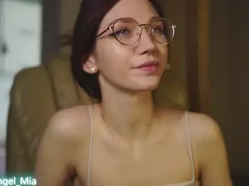 Chaturbate Live Sex Cam of angels_kiss