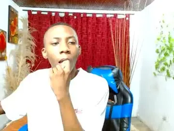 Chaturbate Watch Live Sex Cams of miilo18