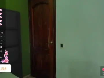 Chaturbate Live Sex Cam of vain_sexualxx