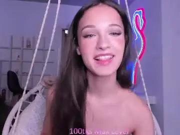 Chaturbate Live Sex Cam of innocentevee