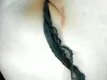 Chaturbate Live Sex Cam of chazzledazzleqe