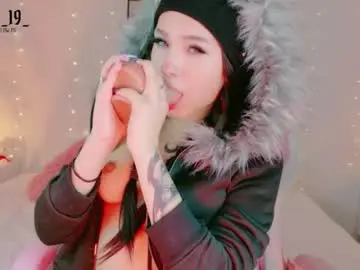 Chaturbate Live Sex Cam of cuteezoe