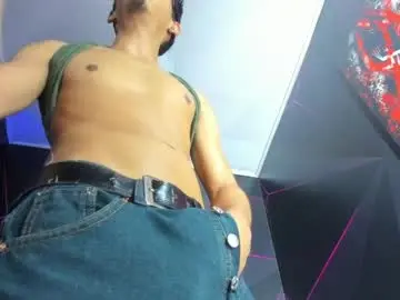 Chaturbate Live Sex Cam of dereck_monroe