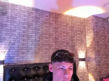 Chaturbate Live Sex Cam of smith_luxe