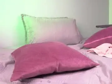 Chaturbate Live Sex Cam of mia_reeves