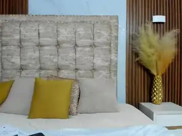 Chaturbate Live Sex Cam of emily_frostt