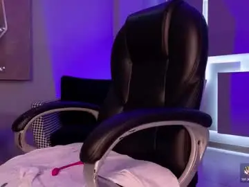 Chaturbate Live Sex Cam of violettcastel