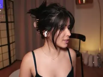 Chaturbate Live Sex Cam of anniehillofficial_