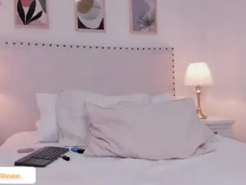 Chaturbate Live Sex Cam of scarletttease_