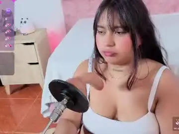 Chaturbate Live Sex Cam of candy_chloe02