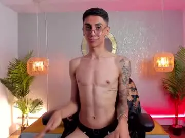 Chaturbate Live Sex Cam of gio_carangi