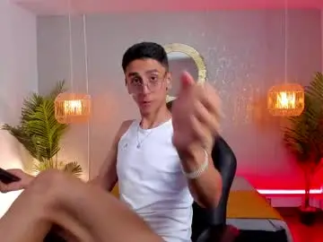 Chaturbate Live Sex Cam of gio_carangi