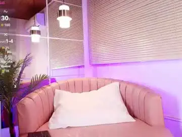 Chaturbate Live Sex of emily_burton18