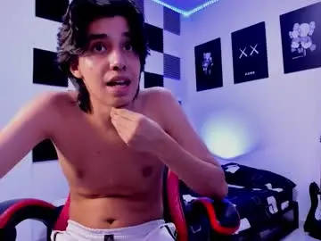 Chaturbate Live Sex Cam of alan_boy01