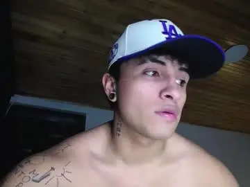 Chaturbate Live Sex Cam of boylatin_777