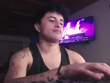 Chaturbate Live Porn of boylatin_777