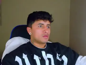 Chaturbate Live Porn of boylatin_777