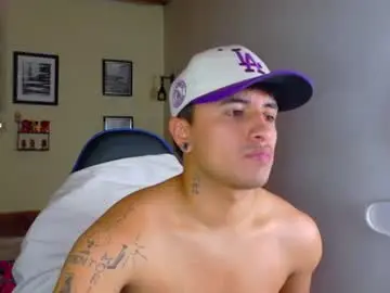 Chaturbate Nude Webcam of boylatin_777