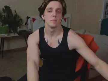 Chaturbate Live Sex Cam of oliver_travis
