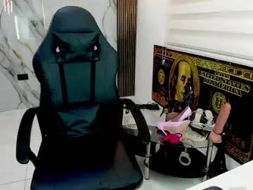 Chaturbate Free Porn Cam of queen_findom1