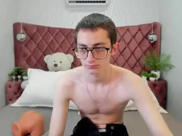 Chaturbate Nude Webcam of ronbevs