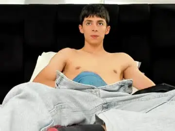 Chaturbate Live Porn of adam_clay21